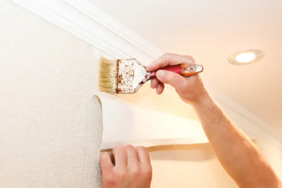 Pose de papier peint à Éringes — revêtements muraux et toiles de verre